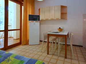 23778931-Ferienwohnung-4-Bibione-300x225-4