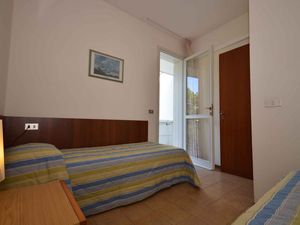 23779011-Ferienwohnung-5-Bibione-300x225-2