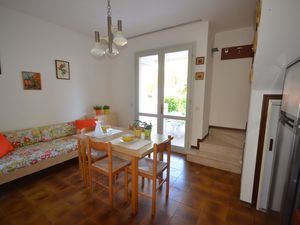 23779002-Ferienwohnung-6-Bibione-300x225-3