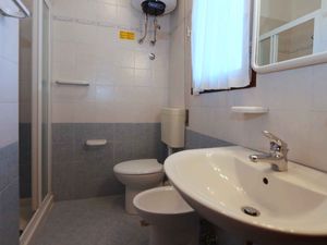 23779012-Ferienwohnung-4-Bibione-300x225-2