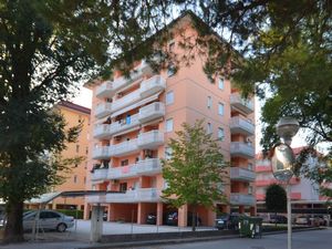 23779757-Ferienwohnung-4-Bibione-300x225-3