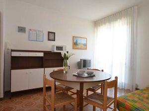 23779766-Ferienwohnung-5-Bibione-300x225-4