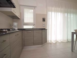 23779809-Ferienwohnung-6-Bibione-300x225-4