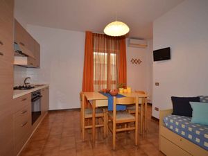 23779826-Ferienwohnung-4-Bibione-300x225-3