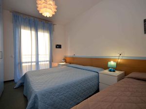 23779838-Ferienwohnung-4-Bibione-300x225-3