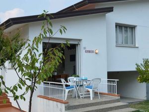 23779865-Ferienwohnung-5-Bibione-300x225-0