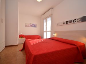 23779868-Ferienwohnung-6-Bibione-300x225-5