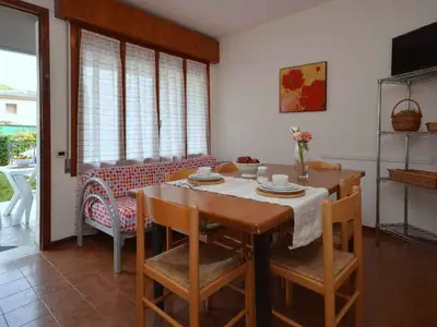Ferienwohnung für 8 Personen (65 m²) in Bibione 4/10