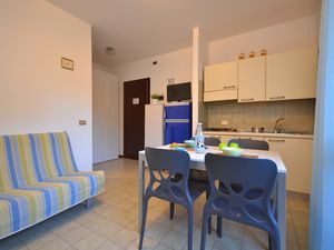 23779927-Ferienwohnung-3-Bibione-300x225-3