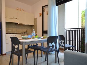 23779927-Ferienwohnung-3-Bibione-300x225-5