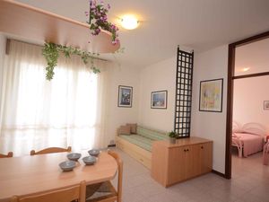 23779956-Ferienwohnung-6-Bibione-300x225-5