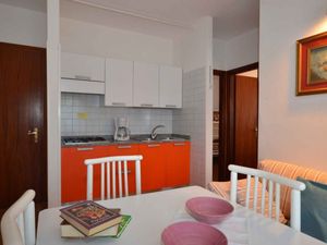 23779966-Ferienwohnung-4-Bibione-300x225-5