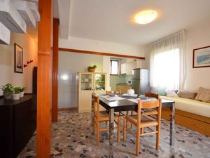 23779964-Ferienwohnung-8-Bibione-300x225-3