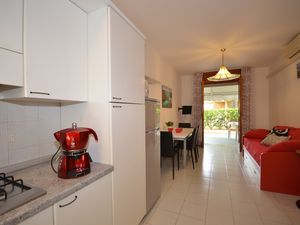 23780007-Ferienwohnung-6-Bibione-300x225-3