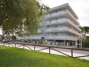 23780012-Ferienwohnung-4-Bibione-300x225-2