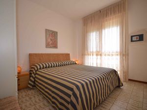 23780015-Ferienwohnung-7-Bibione-300x225-4