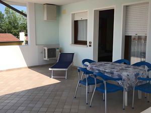 23780105-Ferienwohnung-4-Bibione-300x225-2