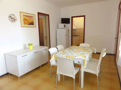 Ferienwohnung für 7 Personen (56 m²) in Bibione 3/10