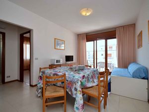 23780385-Ferienwohnung-6-Bibione-300x225-3