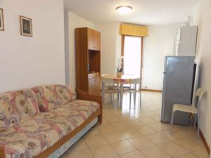 23780517-Ferienwohnung-7-Bibione-300x225-5