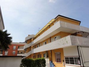 23780617-Ferienwohnung-4-Bibione-300x225-1