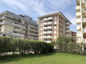 23780801-Ferienwohnung-4-Bibione-300x225-0