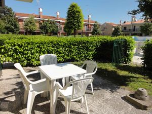 23780879-Ferienwohnung-4-Bibione-300x225-5