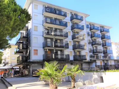 Ferienwohnung für 4 Personen (34 m²) in Bibione 1/10