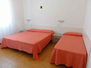 23781740-Ferienwohnung-4-Bibione-300x225-5