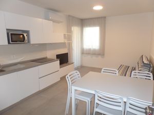 23548570-Ferienwohnung-6-Bibione-300x225-3