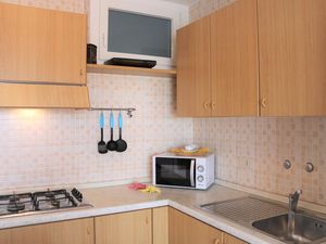 22954003-Ferienwohnung-6-Bibione-300x225-3