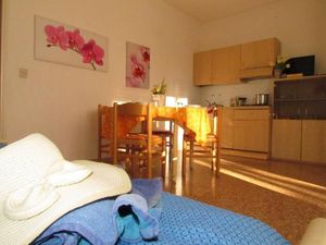 23054675-Ferienwohnung-5-Bibione-300x225-5