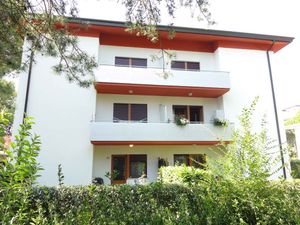 23768513-Ferienwohnung-6-Bibione-300x225-0