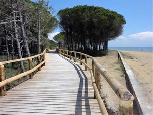 23768513-Ferienwohnung-6-Bibione-300x225-1