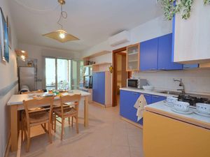 23768591-Ferienwohnung-7-Bibione-300x225-4