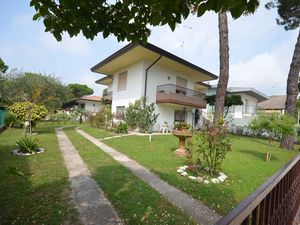 23768600-Ferienwohnung-4-Bibione-300x225-1