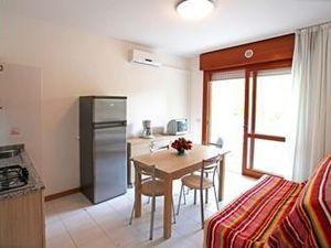 23077187-Ferienwohnung-4-Bibione-300x225-2