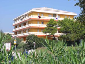 23769888-Ferienwohnung-6-Bibione-300x225-0