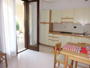 23770846-Ferienwohnung-5-Bibione-300x225-4