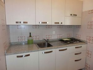 23770874-Ferienwohnung-6-Bibione-300x225-5