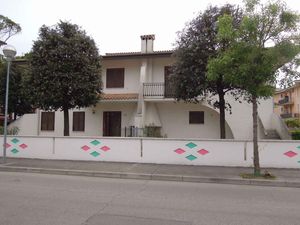 23770880-Ferienwohnung-6-Bibione-300x225-1