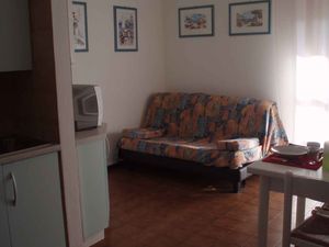 23770899-Ferienwohnung-4-Bibione-300x225-5