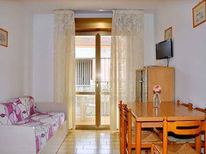 23770898-Ferienwohnung-5-Bibione-300x225-0