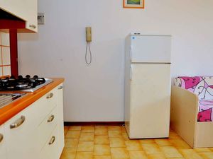 23770898-Ferienwohnung-5-Bibione-300x225-4