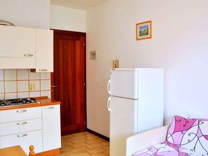 23770898-Ferienwohnung-5-Bibione-300x225-3