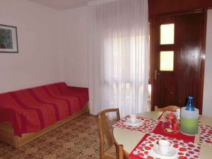 23770911-Ferienwohnung-7-Bibione-300x225-3