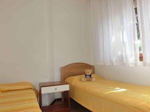 23770911-Ferienwohnung-7-Bibione-300x225-5