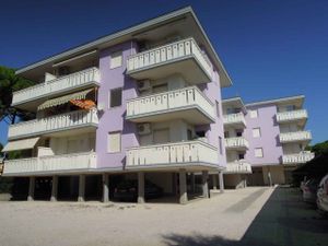 23770957-Ferienwohnung-7-Bibione-300x225-1