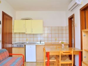 23771007-Ferienwohnung-4-Bibione-300x225-2