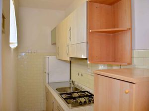 23771002-Ferienwohnung-6-Bibione-300x225-5